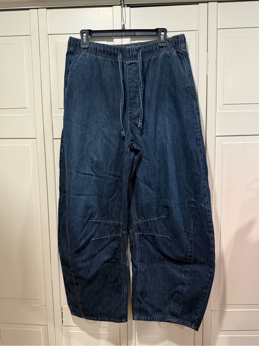 Old navy barrel jeans size Medium Tall like new